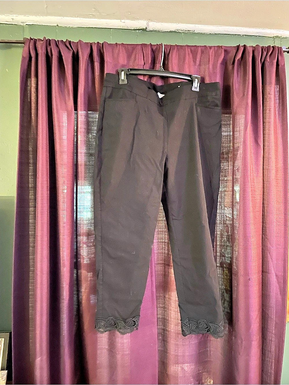 Chico's Lace Cropped Pants Black Size 3R